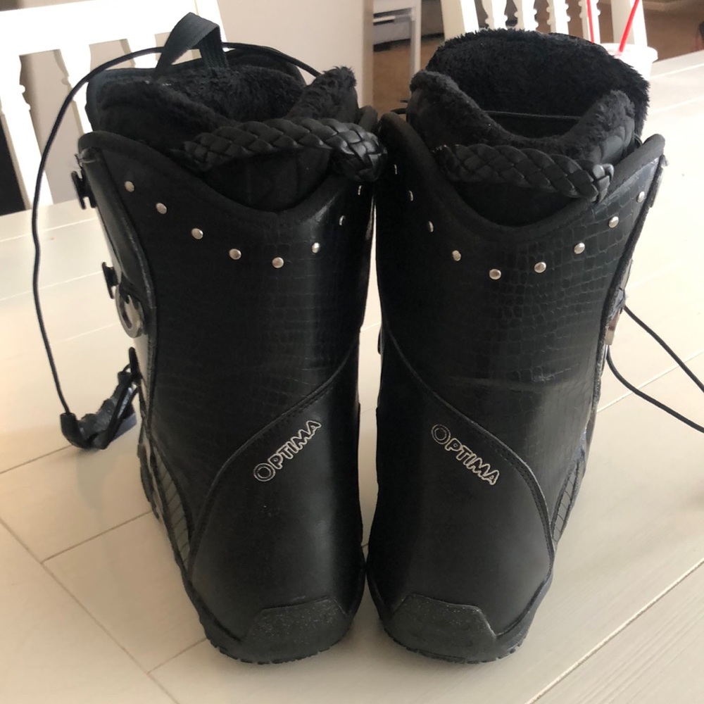 Salomon Optima Boots size 7.5 in like new condition